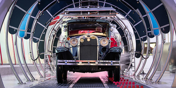 The Tube, old Ford-1