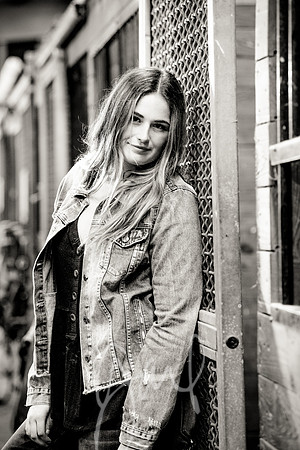 LilyF-110bw